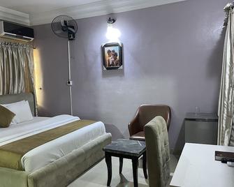 Western Sun International Hotel & Events Centre - Oshogbo - Bedroom