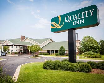 Quality Inn Bolingbrook I-55 - Bolingbrook - Building