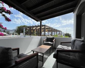 Lizbonia Hotels Bodrum - יאליקבאק - מרפסת