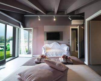 Art B&B Design - Costa Volpino - Bedroom