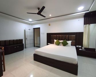 Hotel Indira - Jorhāt - Habitación