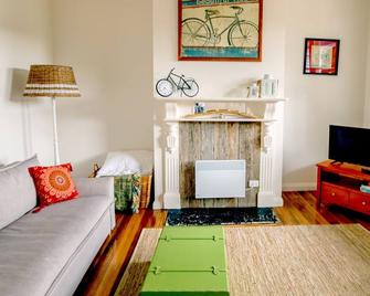 Comfort And Convenience For Families And Groups On The Blue Derby Mtb Trails - Derby - Sala de estar