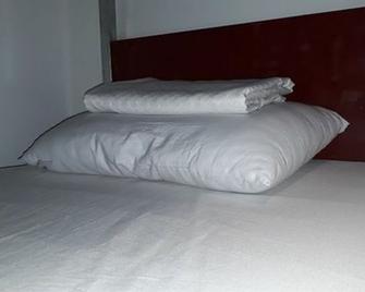 Tony Central Hostel - Luang Prabang - Camera da letto