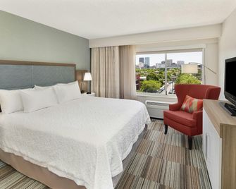 Hampton Inn Atlanta-Georgia Tech-Downtown - אטלנטה - חדר שינה