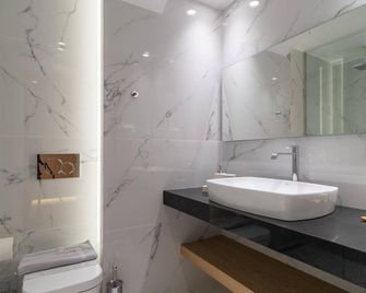 City Loft Hotel - Patras - Bathroom