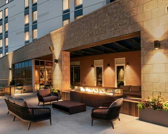 SpringHill Suites by Marriott Milwaukee West/Wauwatosa - Wauwatosa - Innenhof