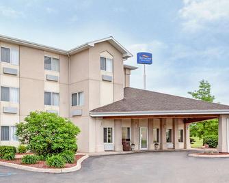 Baymont by Wyndham Howell/Brighton - Howell - Gebäude