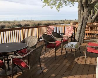 Deluxe 'Delta' Vacation Bungalow in private marina on the California Delta - Stockton - Balcony