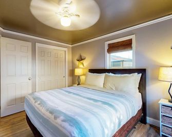 Contemporary wine country cottage with deck in the heart of Dundee - Dundee - Bedroom