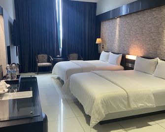 Hotel O Tong Villion Hotel - Bandar Tun Abdul Razak - Bedroom