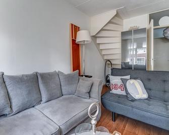 Homely Hideaway in Leeuwarden - Leeuwarden - Huiskamer