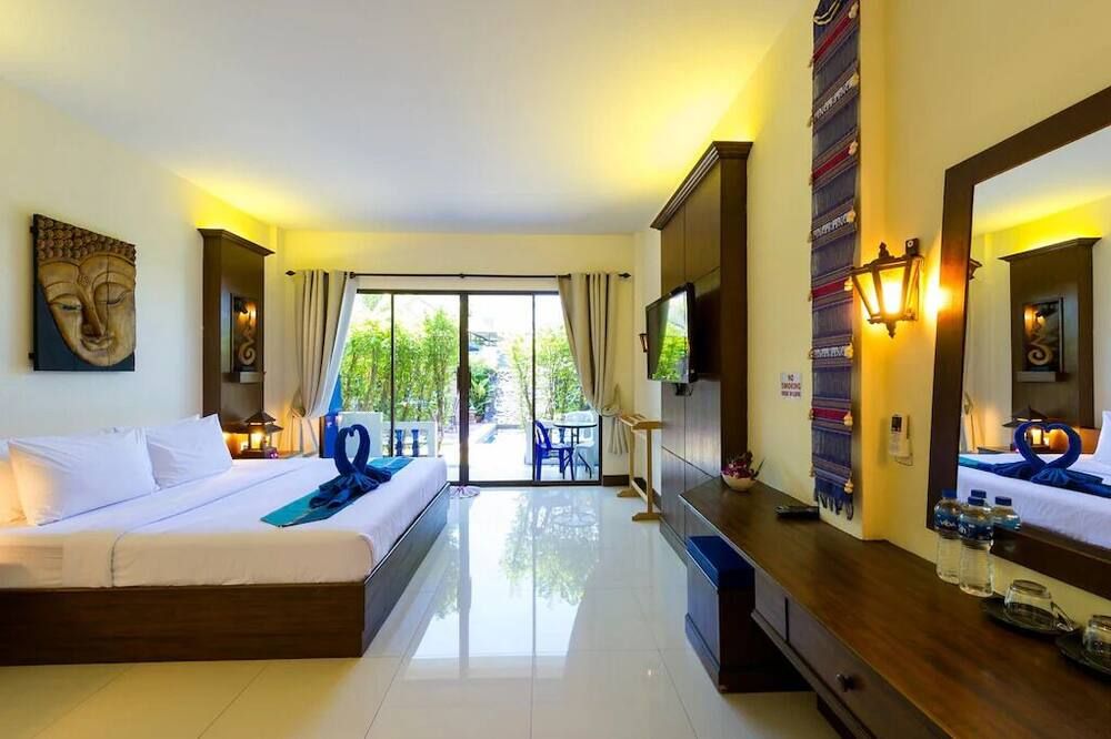 Jr Siam Hotel - קארון