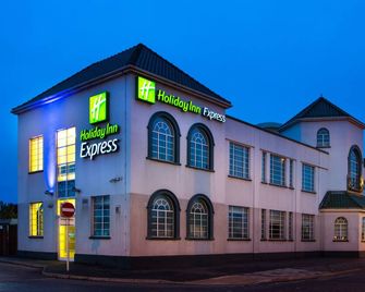 Holiday Inn Express London Chingford-Nth Circular By IHG - London - Building