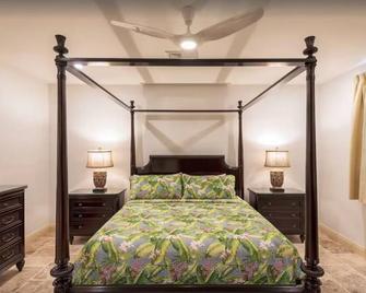 The Luxury Villa and its spectacular view. - Philipsburg - Bedroom