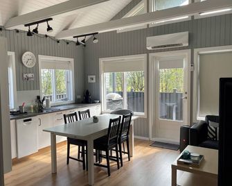 Cosy cottage with hot tub on Golden Circle, sleeps up to 6 people - Selfoss - Jídelna