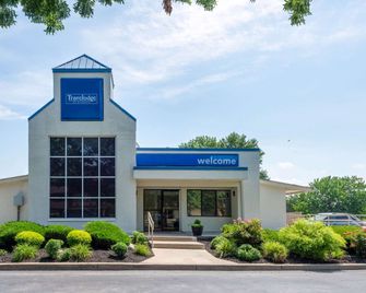 Travelodge by Wyndham Essington / Philadelphia Airport - Essington - Building