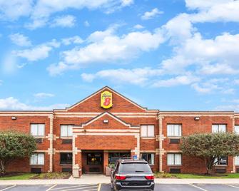 Super 8 by Wyndham Elgin - Elgin - Gebäude