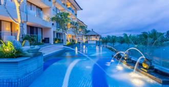 Seres Springs Resort & Spa - Ubud - Piscina