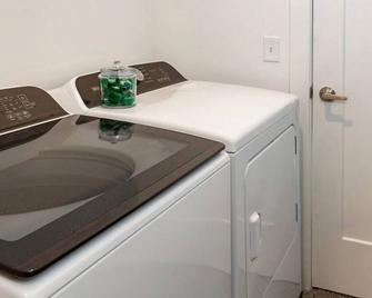 Apartment 2109 · Luxury style 1 bed 1 bath apartment - North Salt Lake - Laundry facility