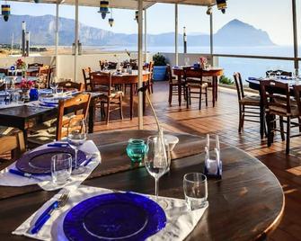 Hotel Pocho - Macari - Restaurante