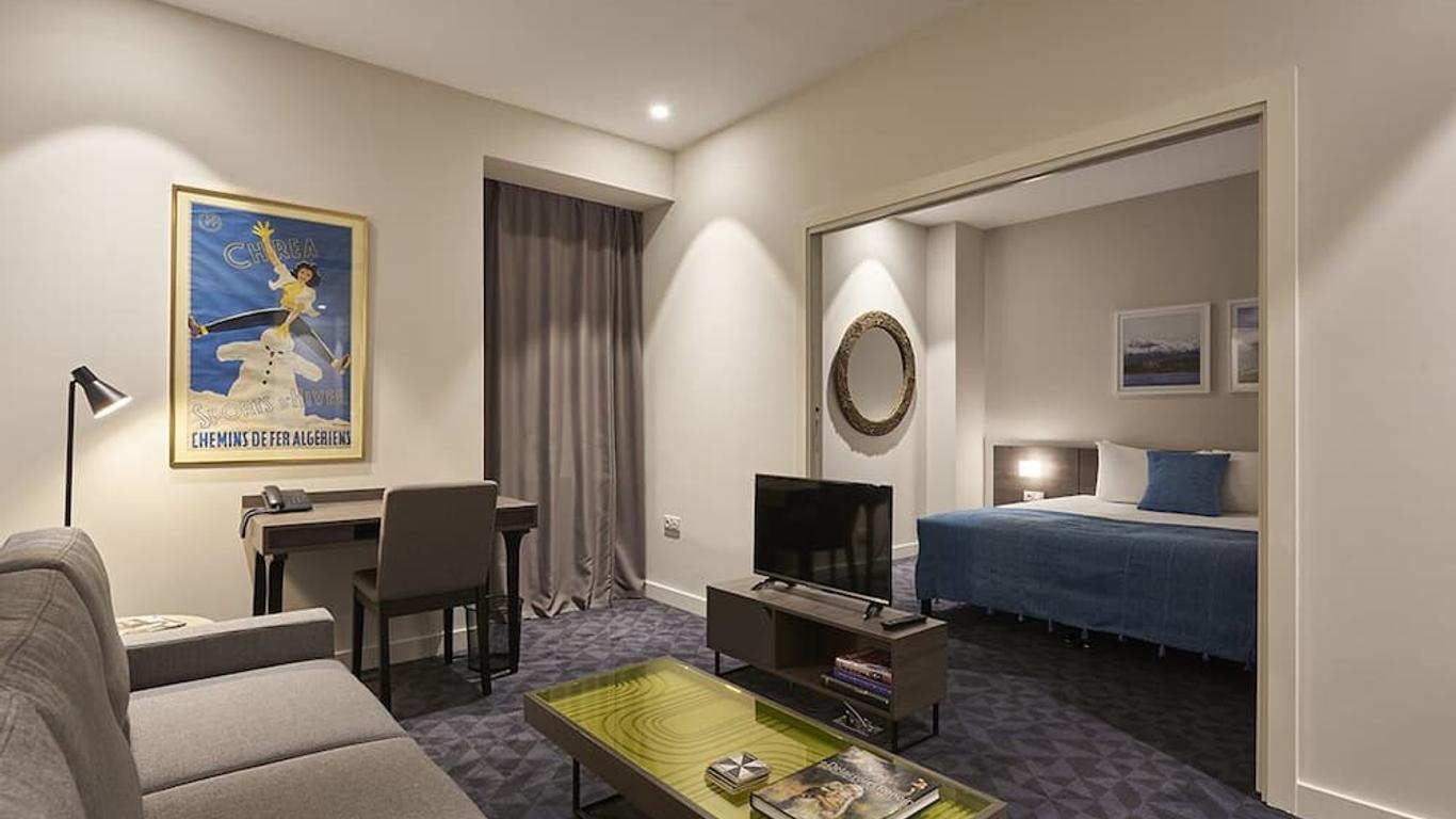 M Suite Hotel