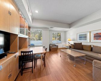 Palisades Tahoe Lodge Rentals Studio #108 - Olympic Valley - Sala de estar