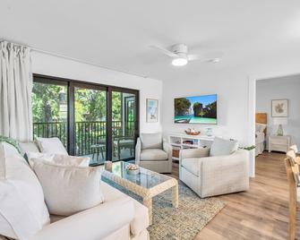 Park Shore Resort - נייפלס - סלון