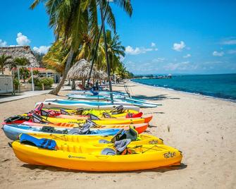 The Colonial at Jaguar Reef - Hopkins - Beach