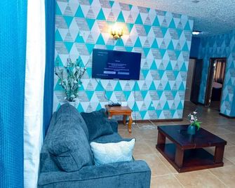 Fortune Apartments - Monróvia - Sala de estar