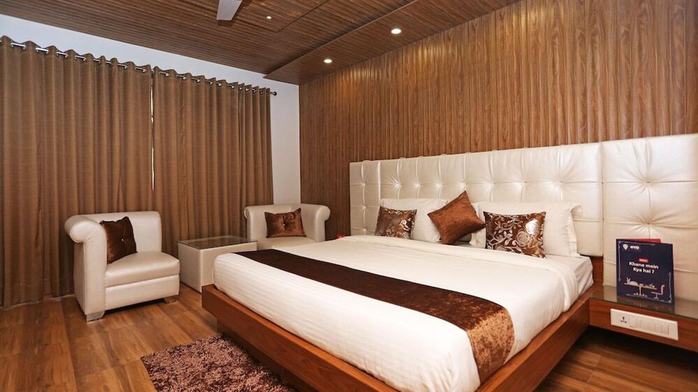 OYO 10076 Hotel Skylark