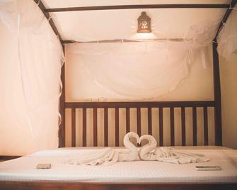 Tanoaks Villa - Mirissa - Bedroom