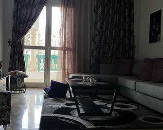 Beautiful view apartment located at Yasmine Hammamet with garden, swimming pool - Hammamet - Huiskamer