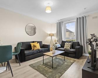 Cartside House - Johnstone - Living room