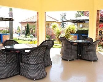 Dereva Hotel Rwamagana - Muhazi - Patio