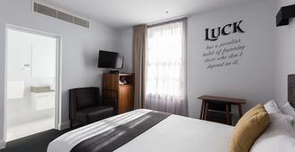 The Lucky Hotel - Newcastle - Yatak Odası