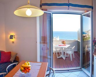 Residence Sant'Anna - Pietra Ligure - Comedor