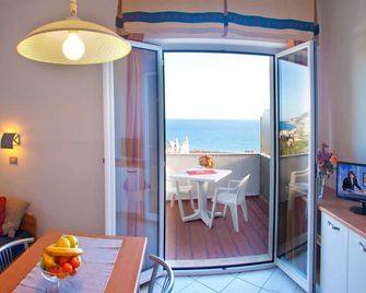 Residence Sant'Anna - Pietra Ligure - Comedor