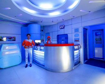 Astrotel Monumento - Caloocan - Front desk
