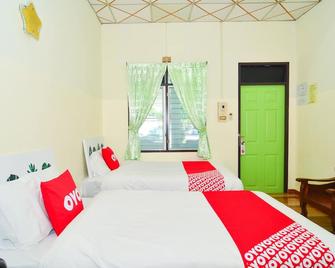 OYO 499 Pattaraporn Hotel - Pran Buri - Slaapkamer