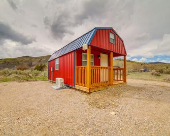 Cozy Pocatello Retreat, Close to Hiking and Hunting! - Pocatello - Building