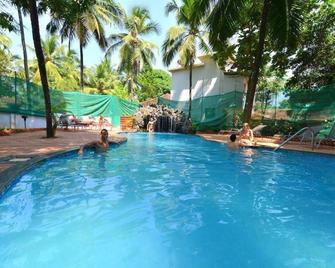 Silver Sand Holiday Village - 坎多林 - 游泳池