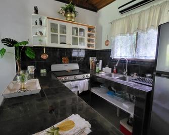 Villas Playa Palo Seco - Parrita - Cocina