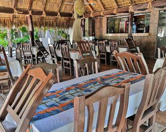Hotel Brisas de Verano - San Juan de Alima - Restaurante