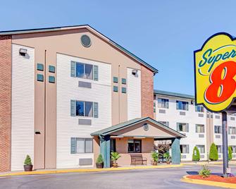 Super 8 by Wyndham Louisville Airport - Louisville - Edificio