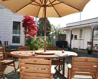 Braemar House B&b And Yha Hostel - וונגאנוי - פטיו