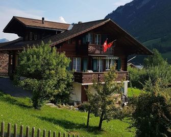 Beautiful apartment for 4 guests with WIFI, TV and balcony - St. Stephan - Edificio