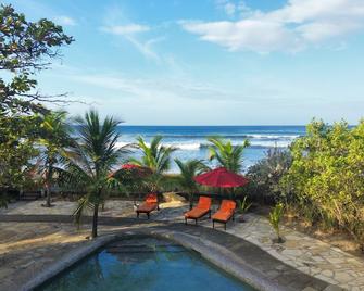 Playa San Diego Beachfront Rentals - Managua - Pool
