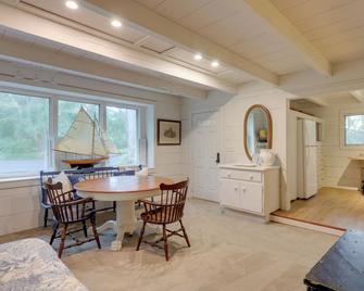 Nantucket Cottage with Fishing Dock and Sunsets - Fernandina Beach - Dining room