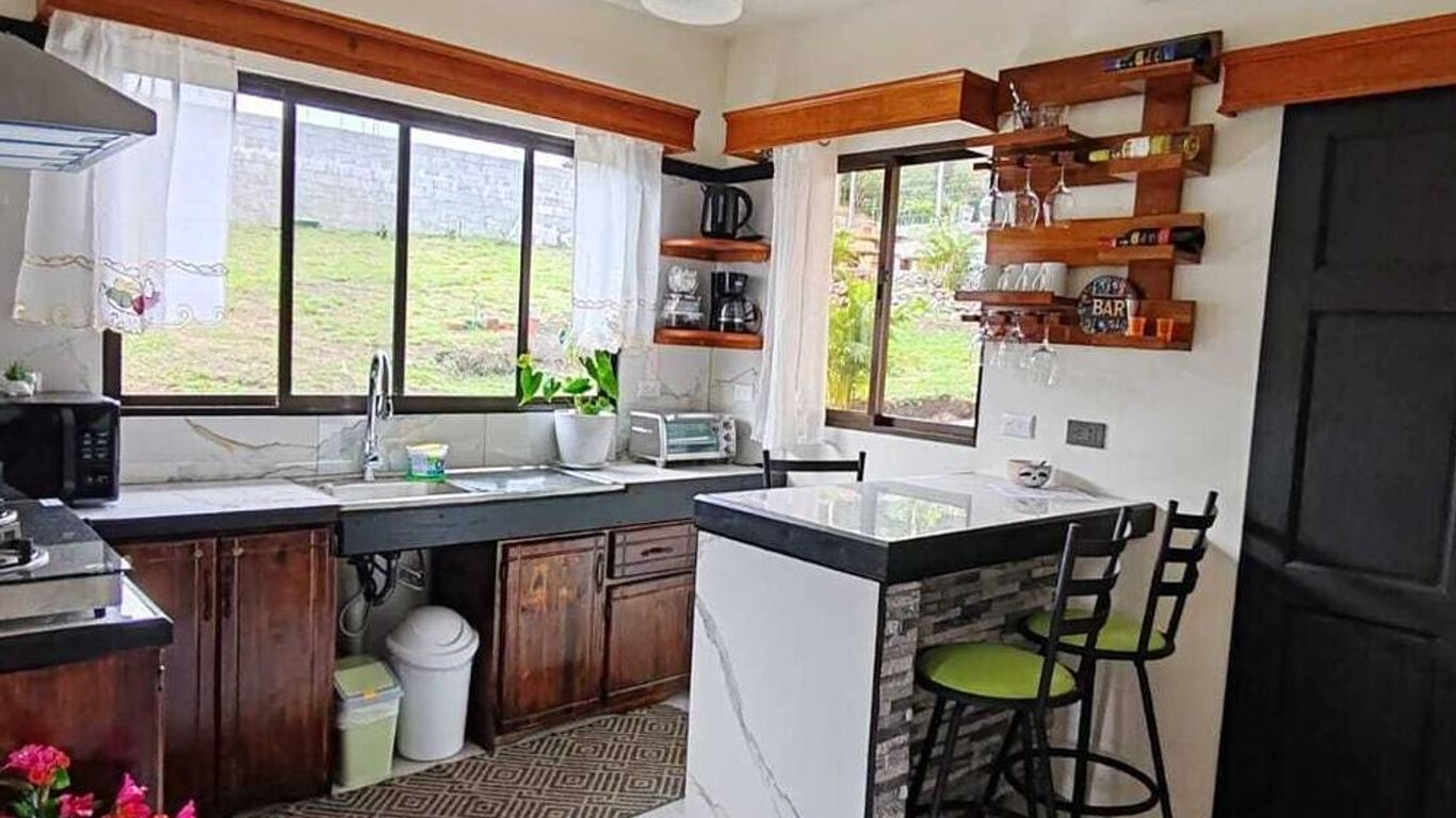 Hotel & Hostel Sloth Backpackers