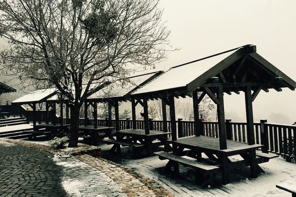 Spring Ground Resort - רן-איי - פטיו